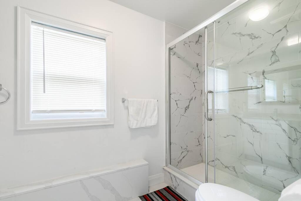 Modern House Newly Furnished 3 Mins Drive To Fall Niagara Falls Exteriér fotografie